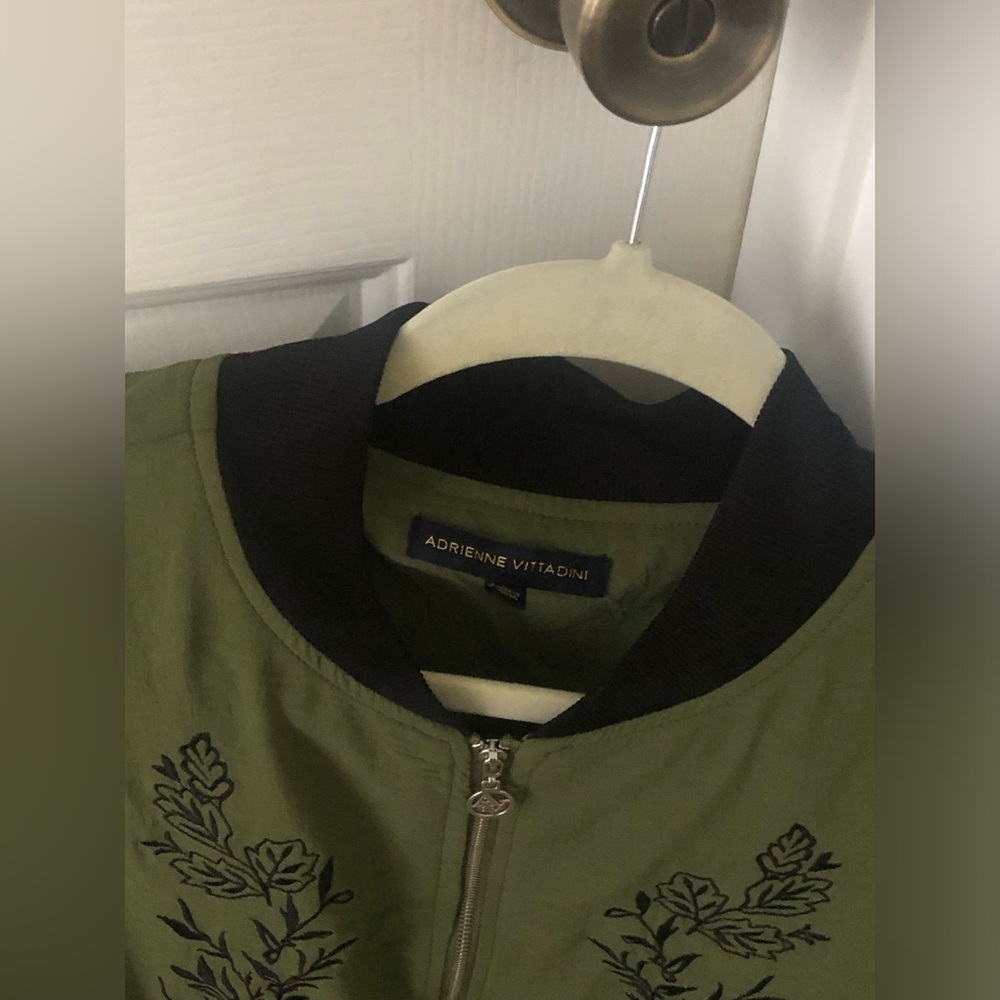 Adrienne Vittadini Embroidered Olive Green Black Bomber Jacket Size Large - Picture 6 of 9